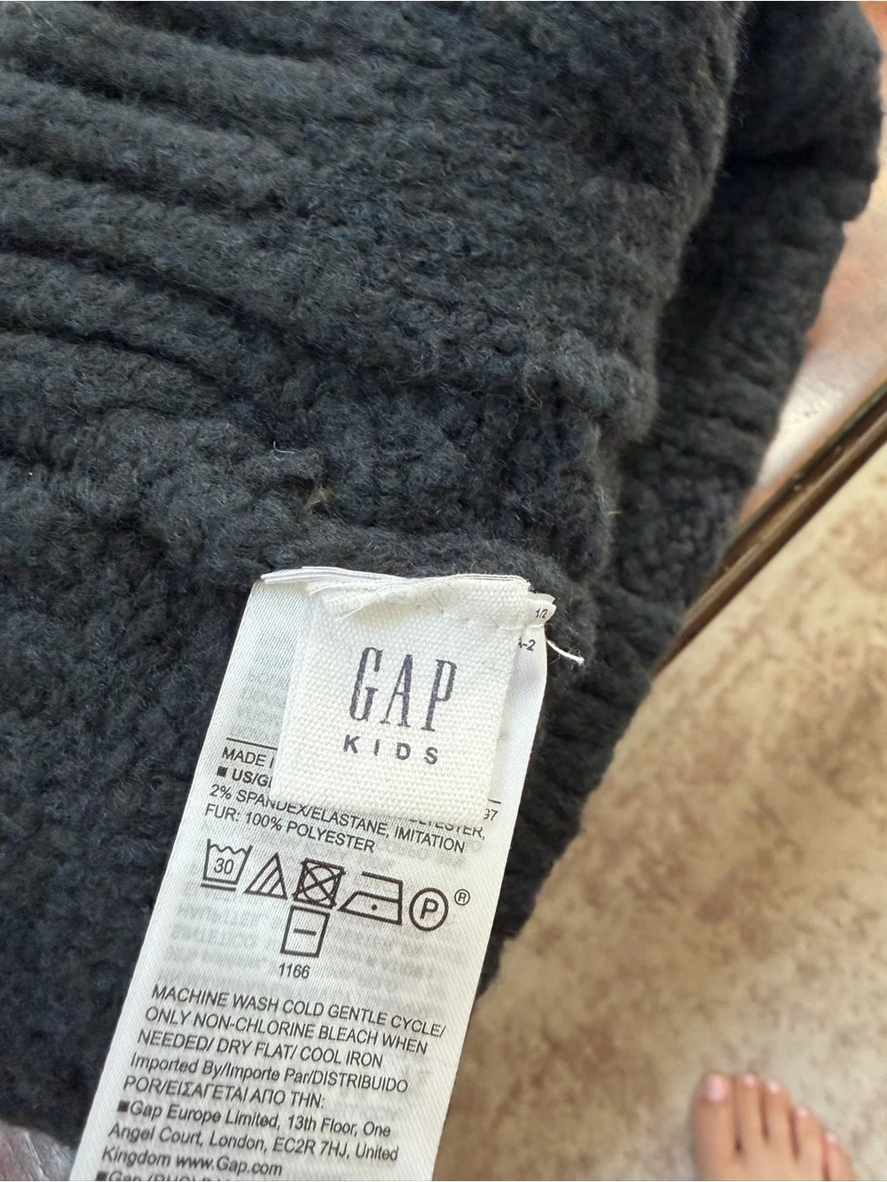 GAP Kids Girls Black Cable-Knit Knit Beanie Hat w/ Pom-Pom L/XL Fall/Winter